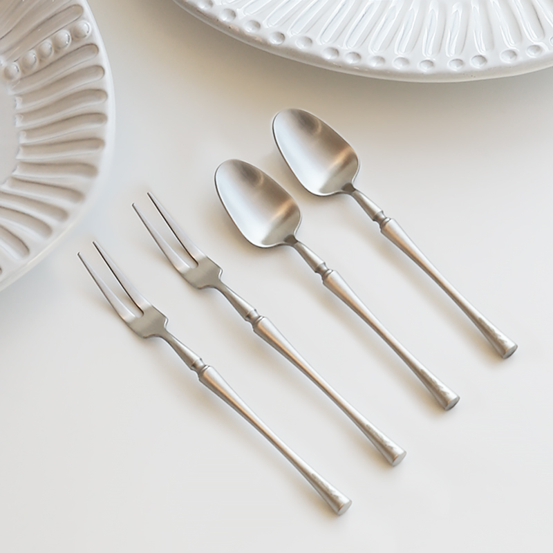 달팽이리빙 샤토 커트러리 디저트 세트, 1세트, 티스푼 2p + 티포크 2p 12,500원