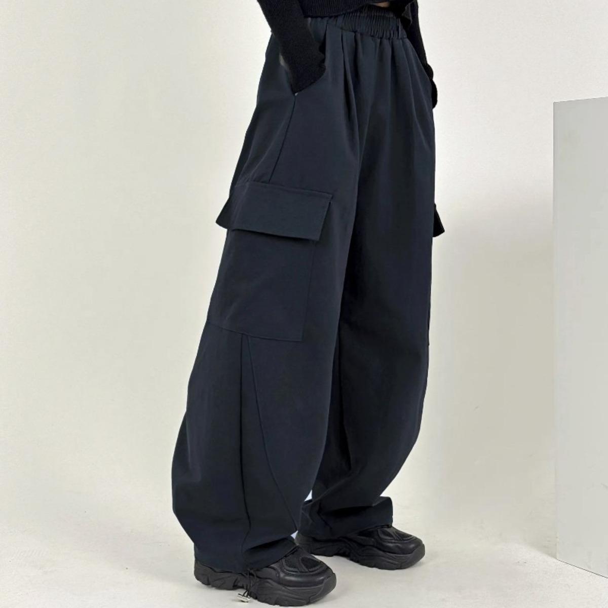 바이일이오 여성 벌룬핏 와이드 투웨이 원턱 포켓 코튼 카고 밴딩 팬츠 26,900원