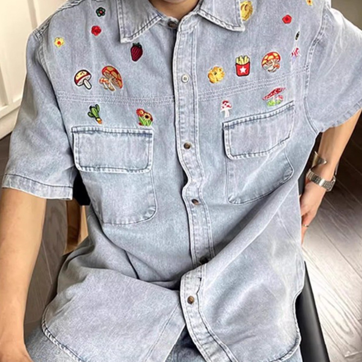 킹앤조이 카로핀 데님 자수 반팔 셔츠(B급상품) 39,800원