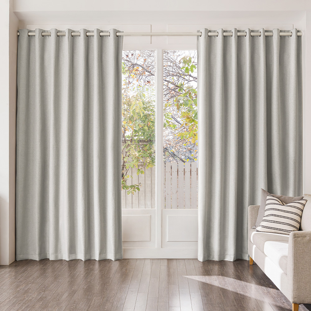 더자리 99.99% 빛차단 가벼운 아일렛형 암막커튼 2장 + 커튼끈 2개 28,900원