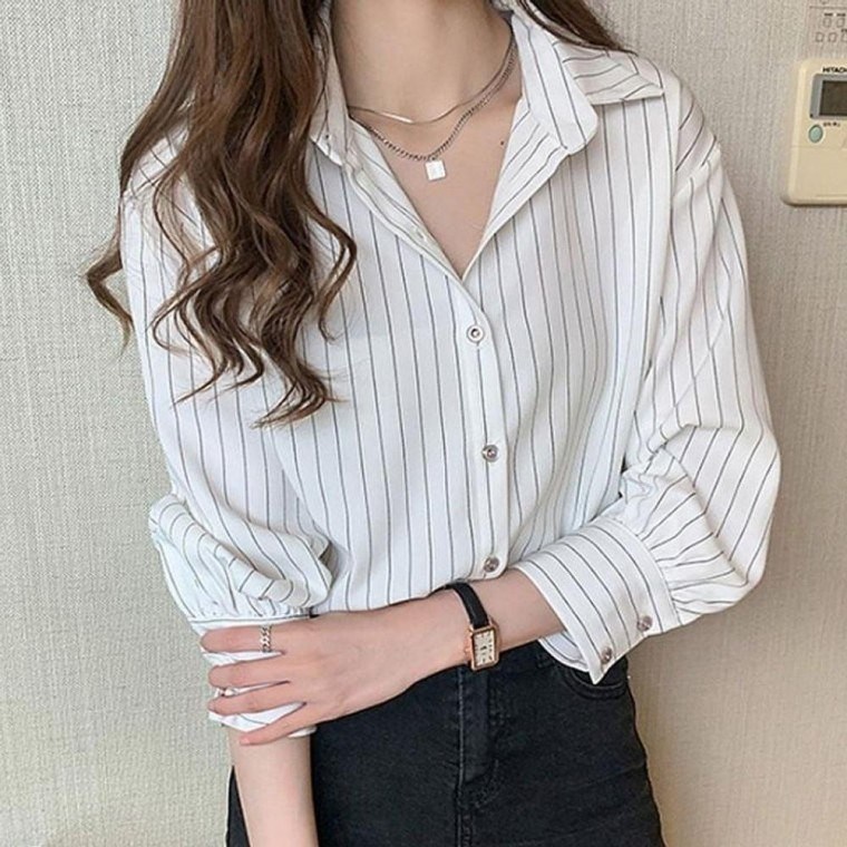 여성 스트라이프 긴팔 셔츠 캐주얼셔츠 인기셔츠 오피스룩셔츠 데일리코디 상의 여성 트렌디셔츠 신상셔츠 59,000원