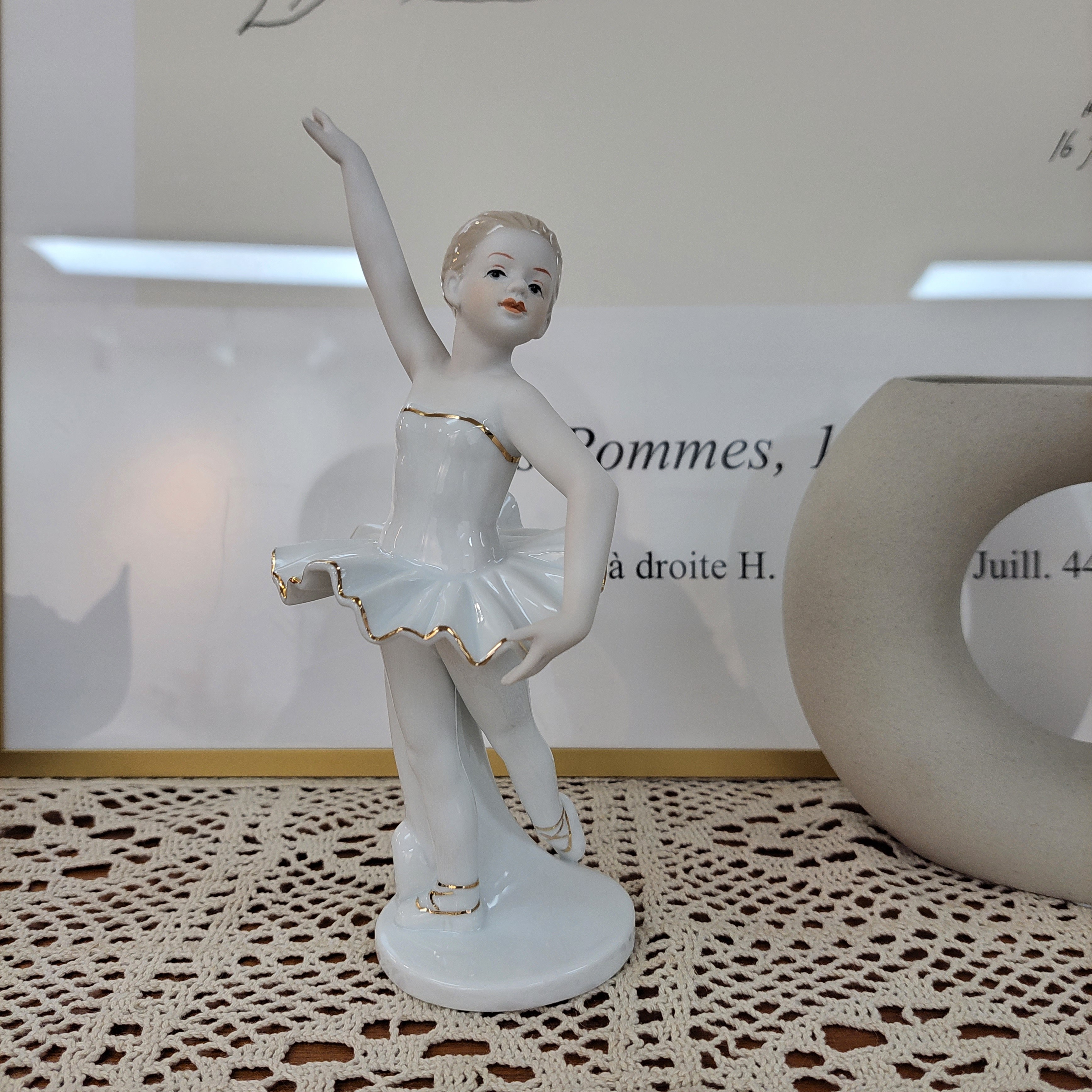 발레소녀 세라믹 도자기인형HP3220 생일선물 미니어처 인테리어 장식소품 30,600원