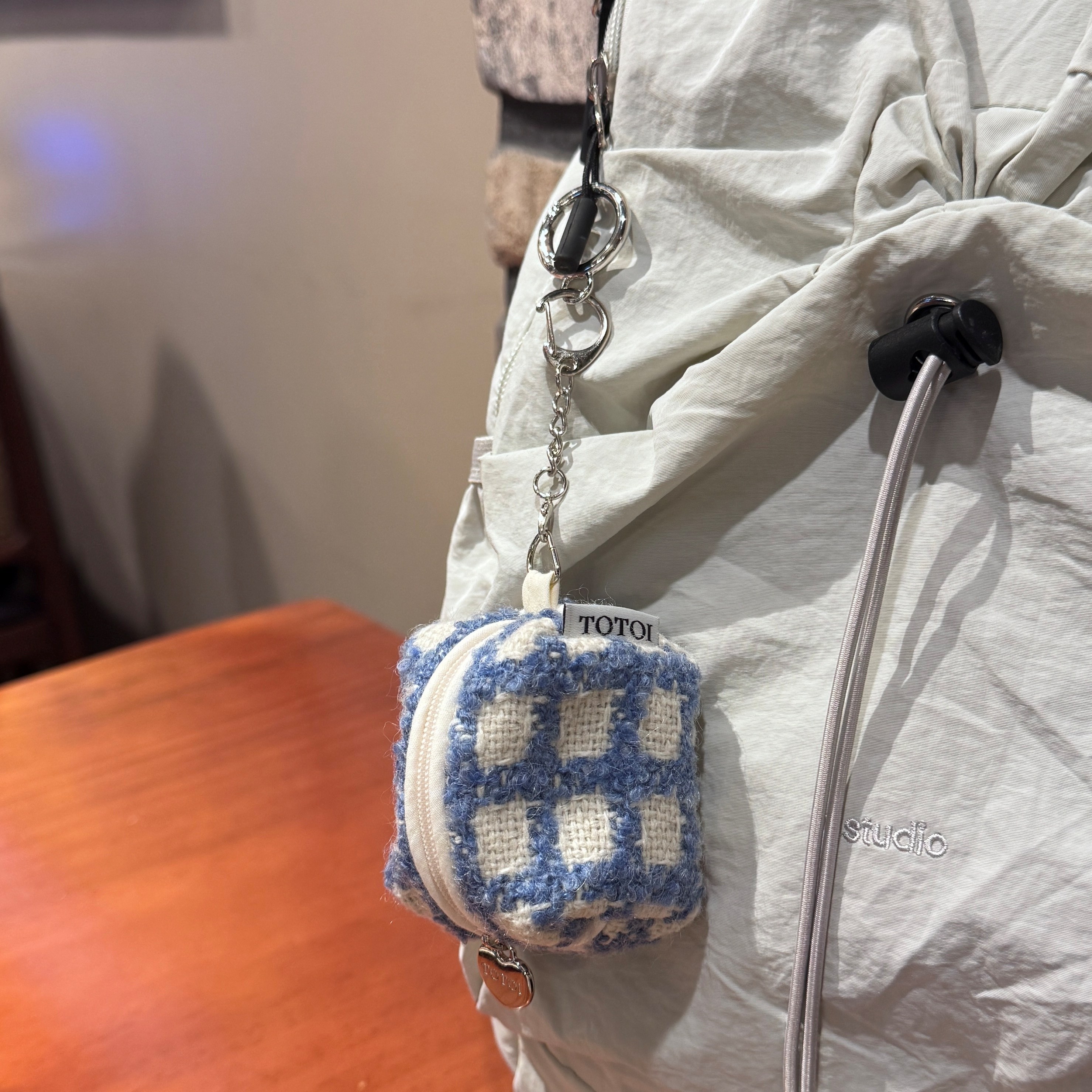 토토이 미니 키링 파우치 부클/트위디(4타입) 뽀글이 이어폰 에어팟 립밤 동전지갑 자체제작 16,000원