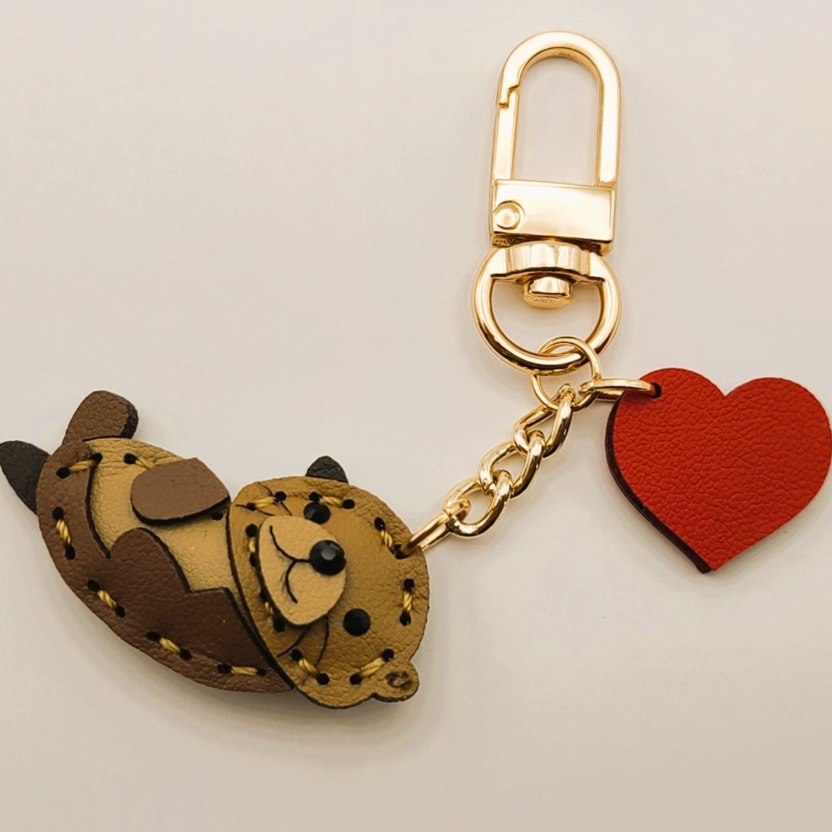 핸드메이드 가죽키링 수영천재 수달 귀여운 해양동물 키홀더 15,800원