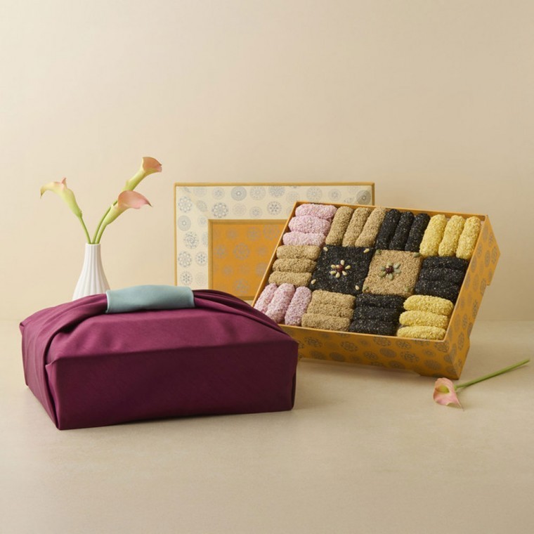 강릉은정한과 한지 4단 선물세트 132,180원