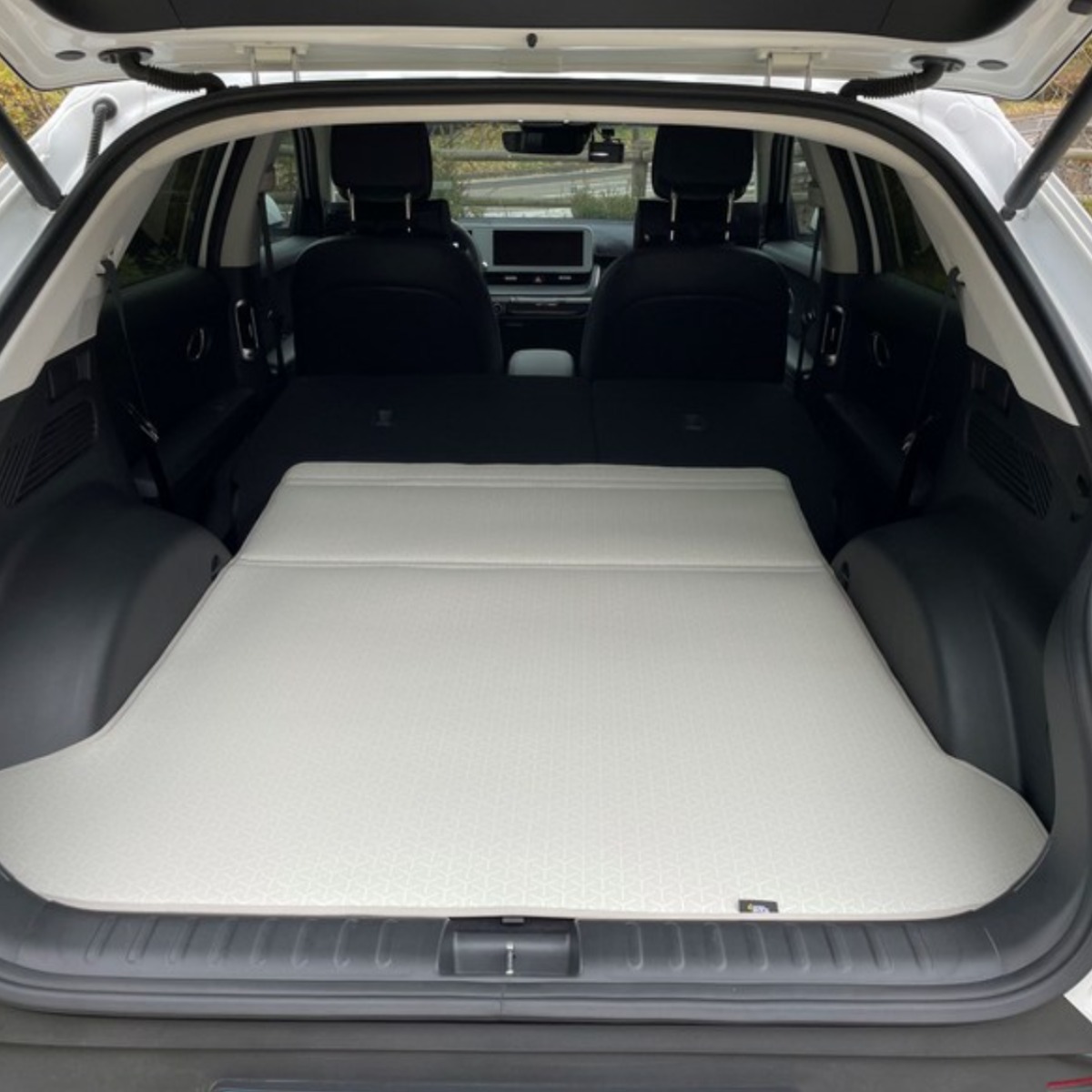 [설레노] 아이오닉5 전용 트렁크매트 평탄화 일체형 차박매트, 그레이 89,000원