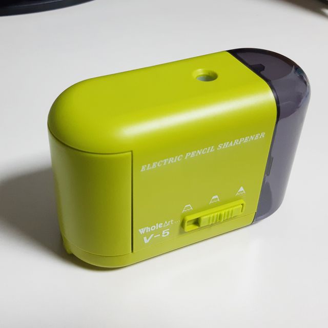 ELM-V5 연두 휴대용 전동 자동 홀아트 연필깎이 ELM 연필깎이 전동연필깎이 홀아트+노드커머스Shop 28,410원