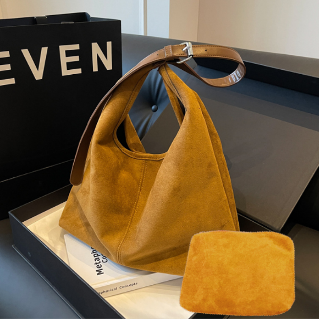 무니유유 트랜드 대용량 끈조절 스웨이드 가죽 숄더백+화장품 파우치 23,800원