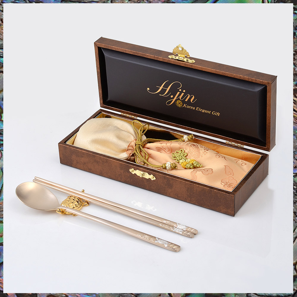 H.JIN 은상감 손조각 방짜유기 1인세트/ 동창회선물 동창회선물추천 롱티포크국산 매화유기수저세트 바깥사돈환갑선물 백일준비 부모님생신답례품 부장진급선물 부친상조문객선물 115,000원