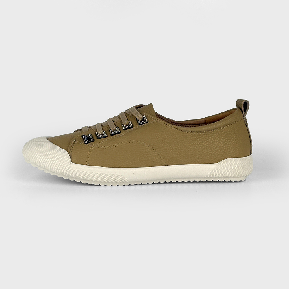 슈리오 여성 편안한 가죽 플랫 스니커즈 2cm 52,000원