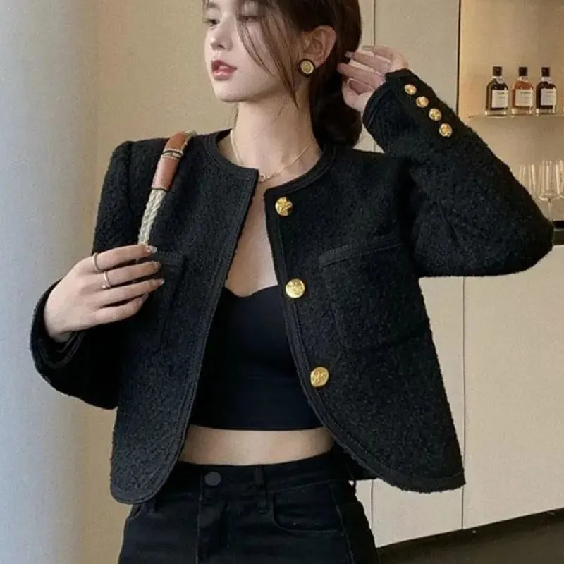 SAHINER 여성 봄 트위드 금장버튼 크롭 자켓 AWT49 24,900원