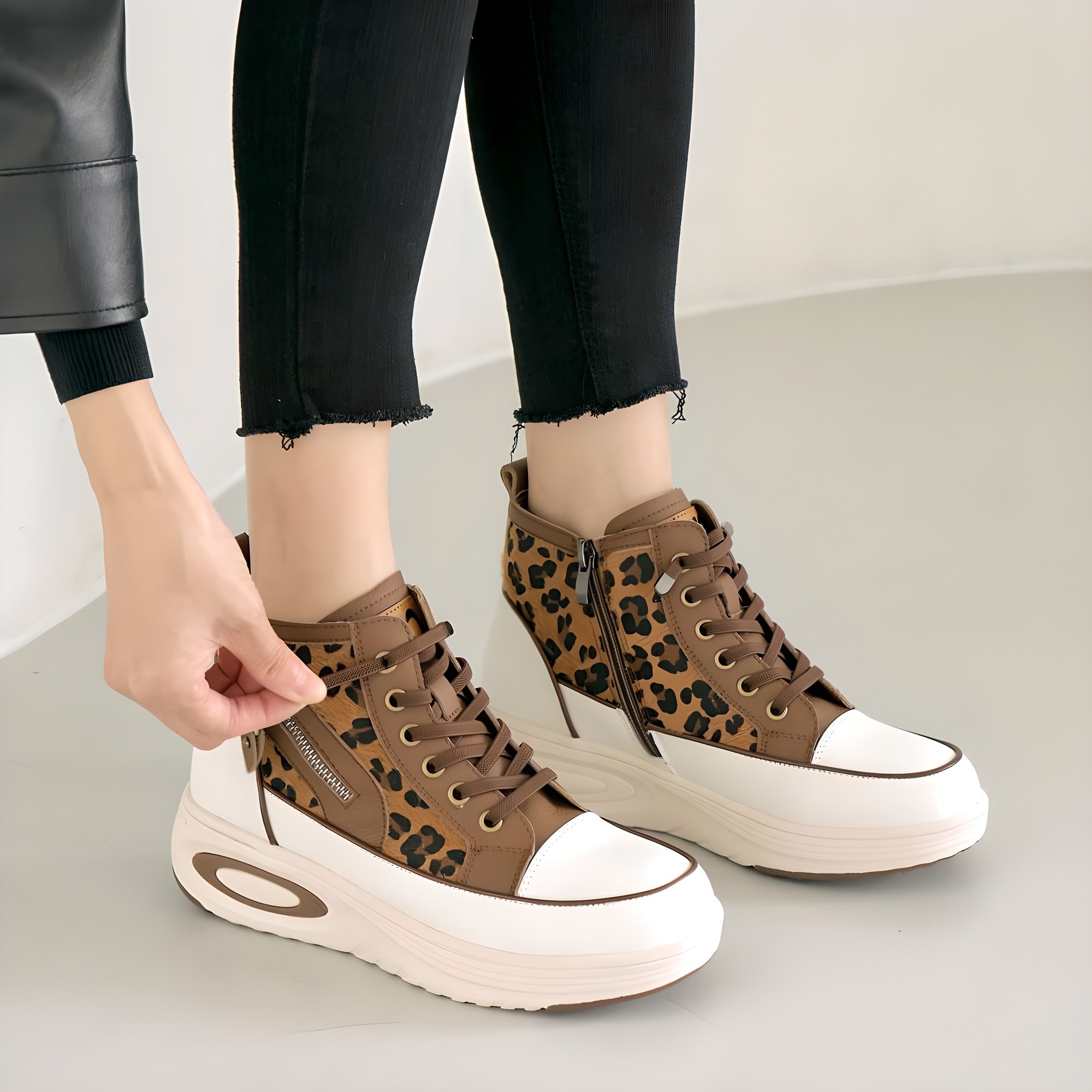 에스유니 소가죽 레오파드 호피 무늬 키높이 여성 하이탑 운동화 5cm 58,900원