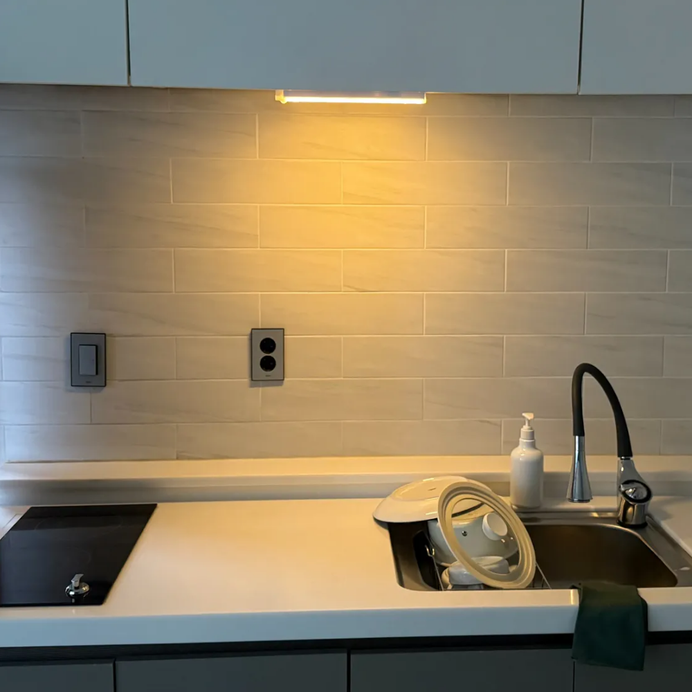 TM 무선 LED 모션 센서등 무타공 화장실 신발장 베란다 현관 침실 주방 직부등 웜화이트 30cm 11,800원