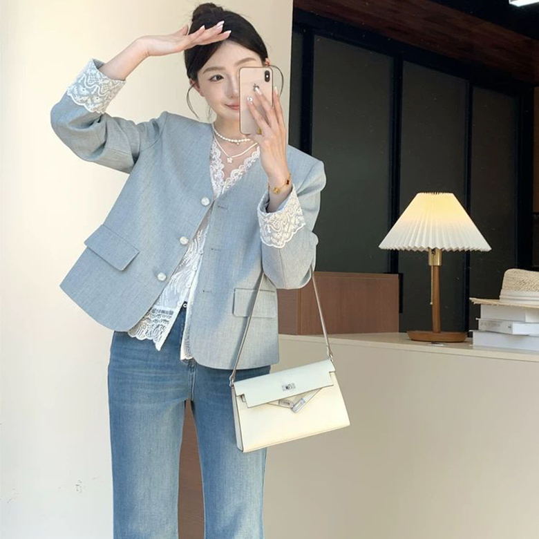 ORZQU 봄 여성 루즈핏 패션 트렌디 캐쥬얼 숏 가디건 정장 자켓 긴팔 브이넥 레이스 패치 핏 저연령 스타일 아우터 23,600원