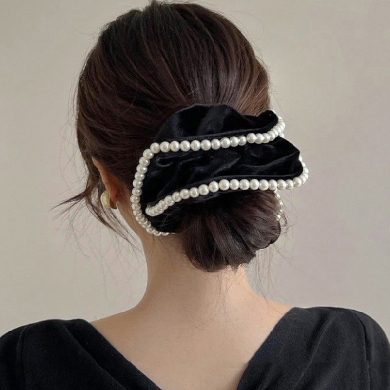 (띵니) 풍성하고 짱짱한 진주 벨벳 스크런치 헤어 곱창 머리끈 10,000원