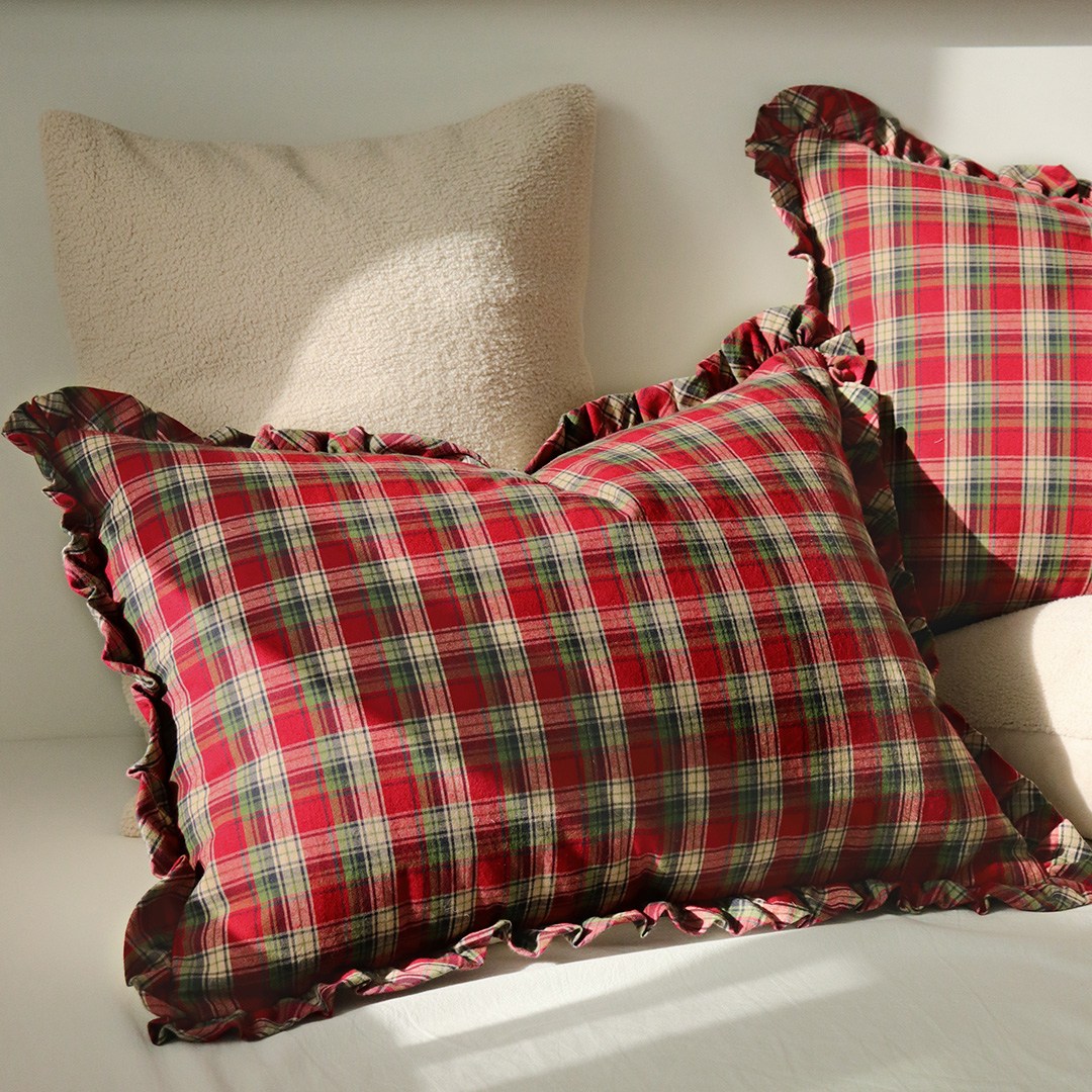 홀리데이 체크 프릴 베개커버 25,500원