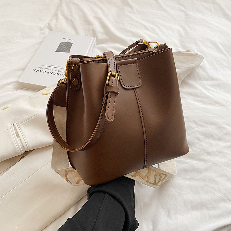 [SALE-NEW]여성용 트렌디 숄더백/여성숄더백/보부상가방/데일리백/스웨이백 18,990원