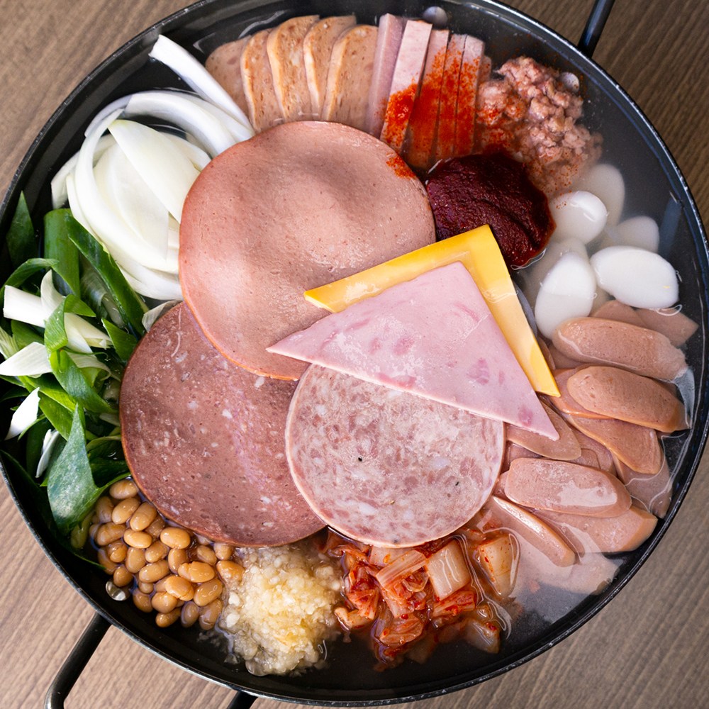 정든 부대찌개 밀키트 2000g 2~3인분 송탄식 의정부식 부대찌개 전골 17,900원