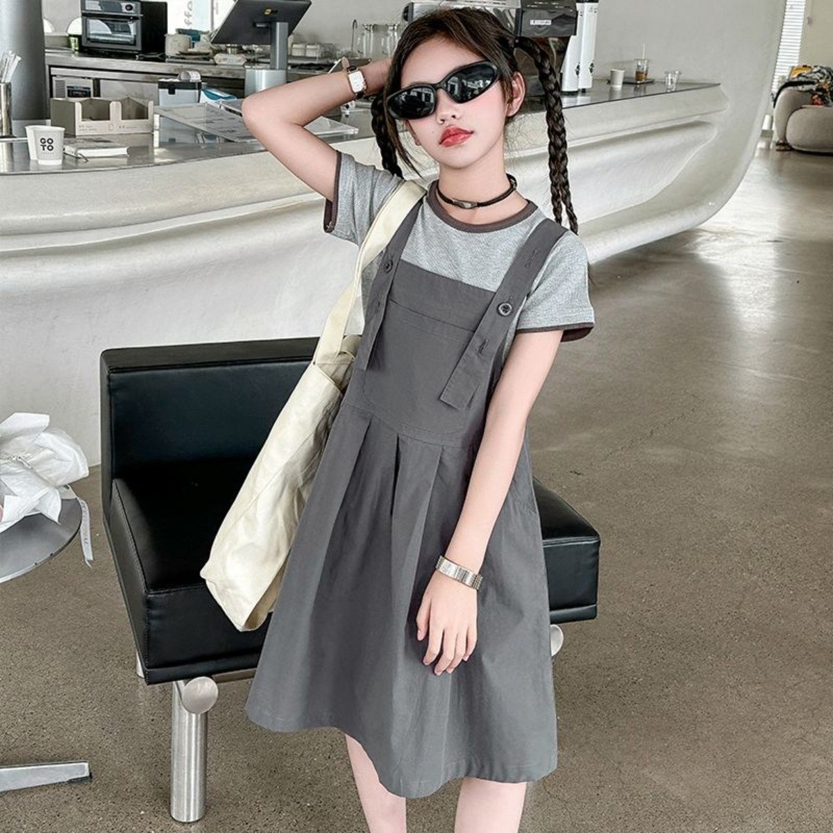 해피유통어린이 여름 캐주얼 멜빵 스커트 + 반팔 티셔츠 세트 패션 심플 디자인14세 이상XG03 43,710원