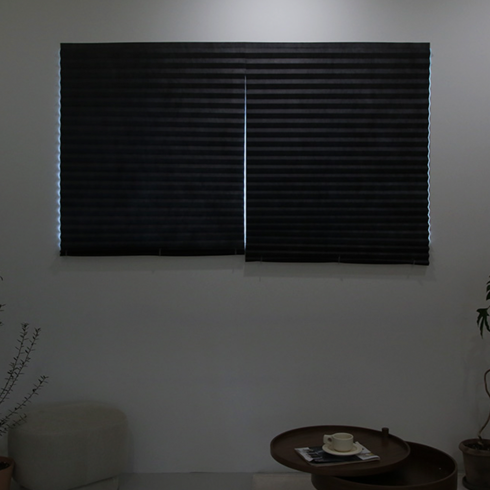 윈썸잇 (사은품) 못없이 붙이는 미니 암막 커튼 블라인드 방음 흡음 우풍 작은방 가벼운 원룸 복층 오피스텔 자취방 찍찍이 반커튼 24,400원