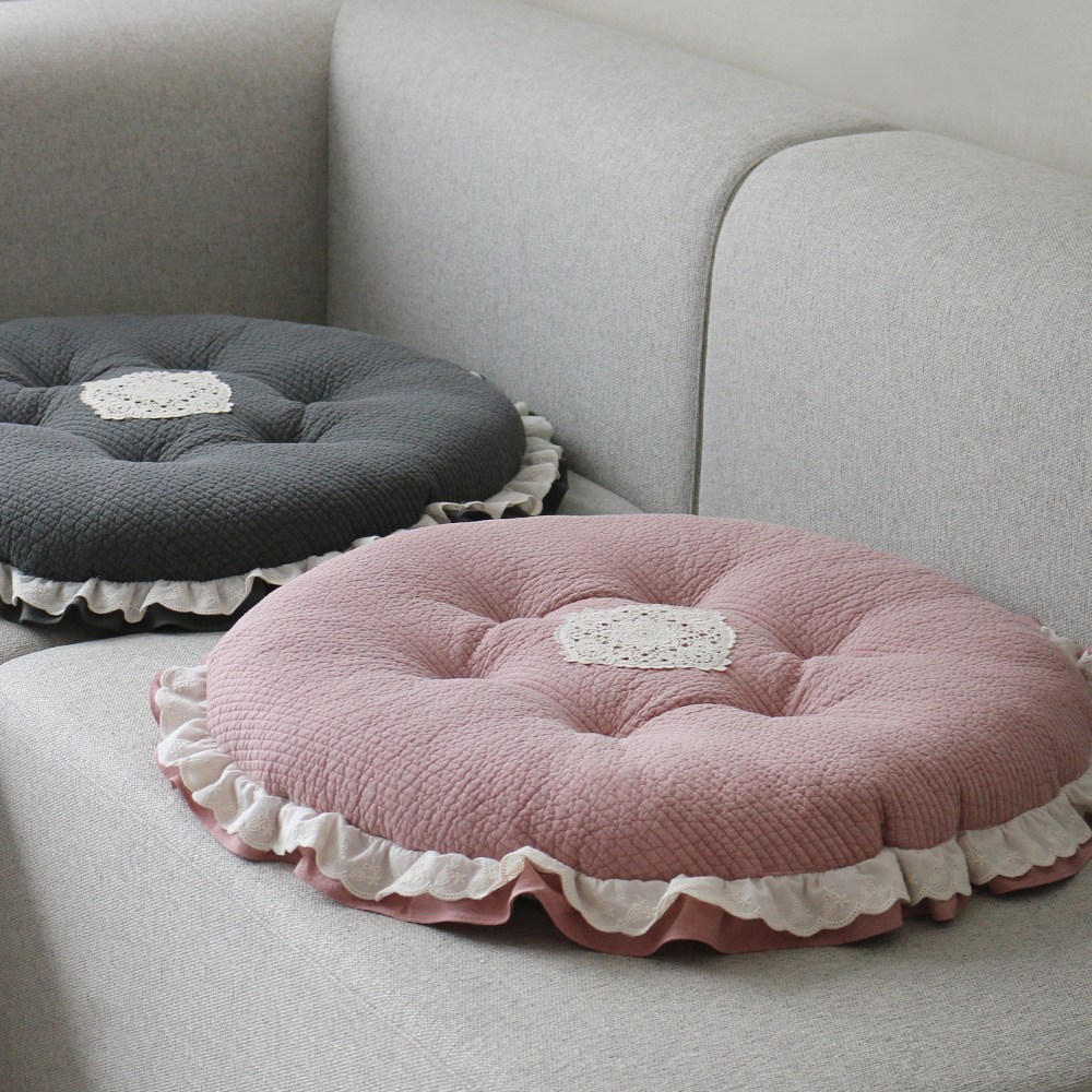 [데코벨] 순면 줄누비 레이스 원형 방석 M/L (의자방석/강아지방석) 38,900원