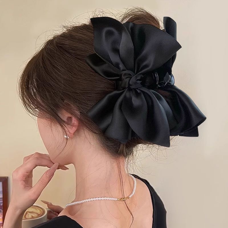 비아워게스트 COCOMONSTER 대왕 올림머리 리본 집게핀 10,900원