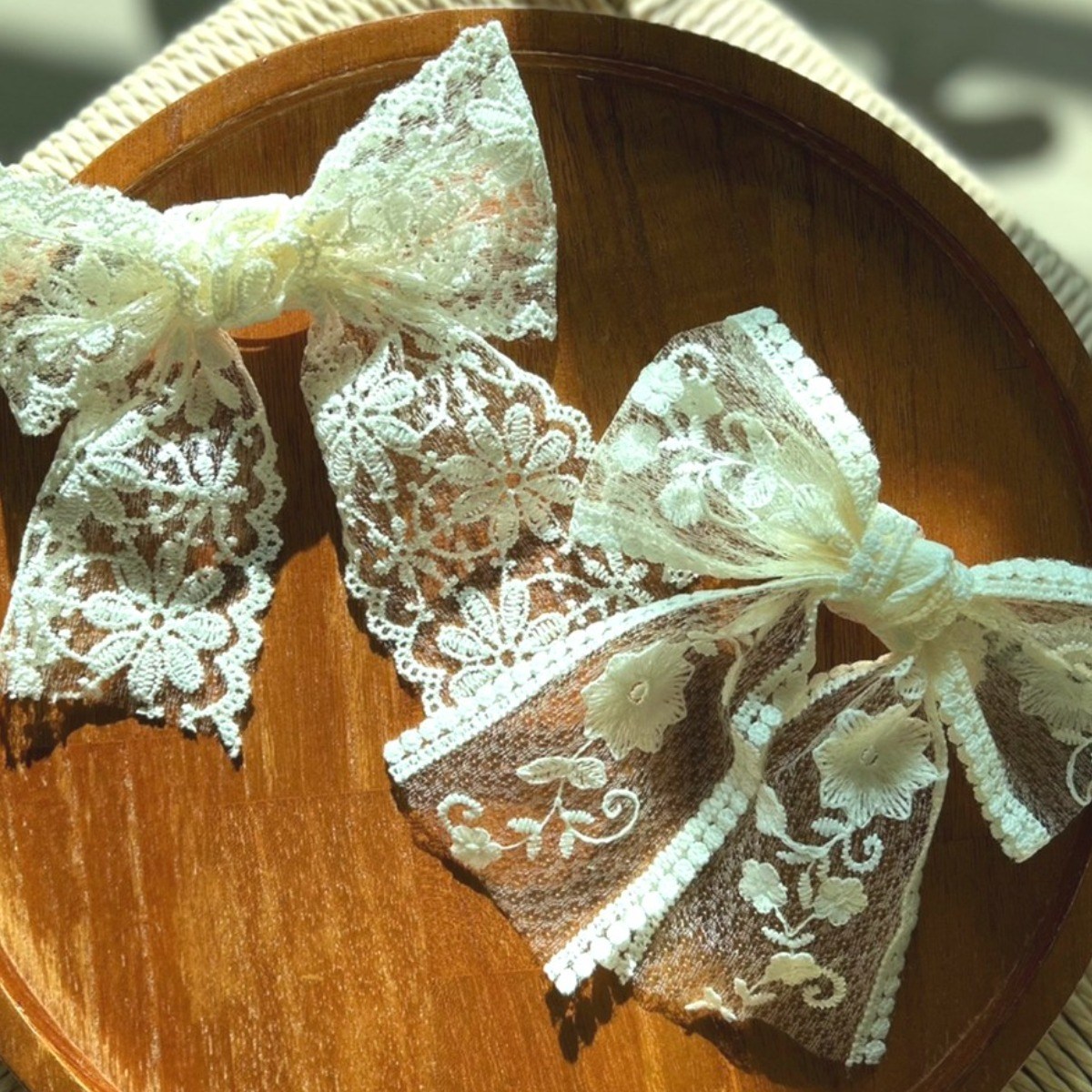 럭키치키 레이스왕리본 자동핀 2종 러블리 12,900원