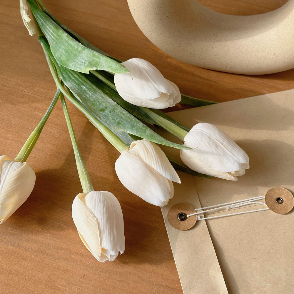 스위티 튤립 조화 5송이 묶음 촬영 소품 꽃다발 부케 9,800원