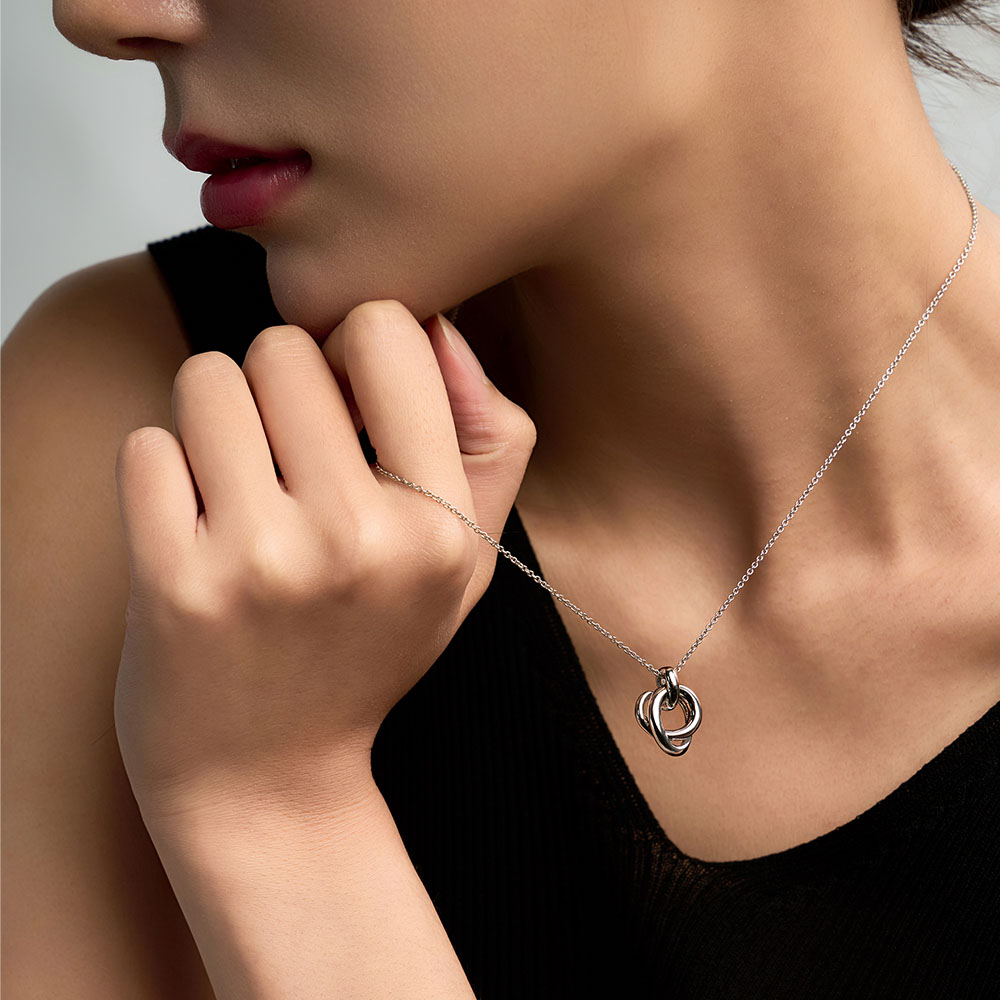 로이드 여성용 실버 오르빗 더블라인 롱넥 목걸이 + 쇼핑백 105,780원