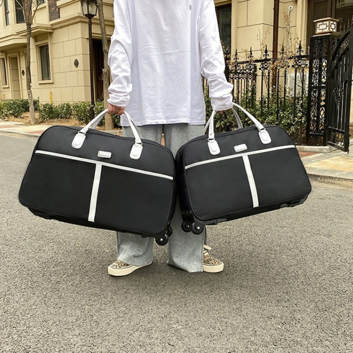 디디트러스트 바퀴달린 여행용 보스턴백 기내용 소프트 캐리어 2박3일 가방 26,800원