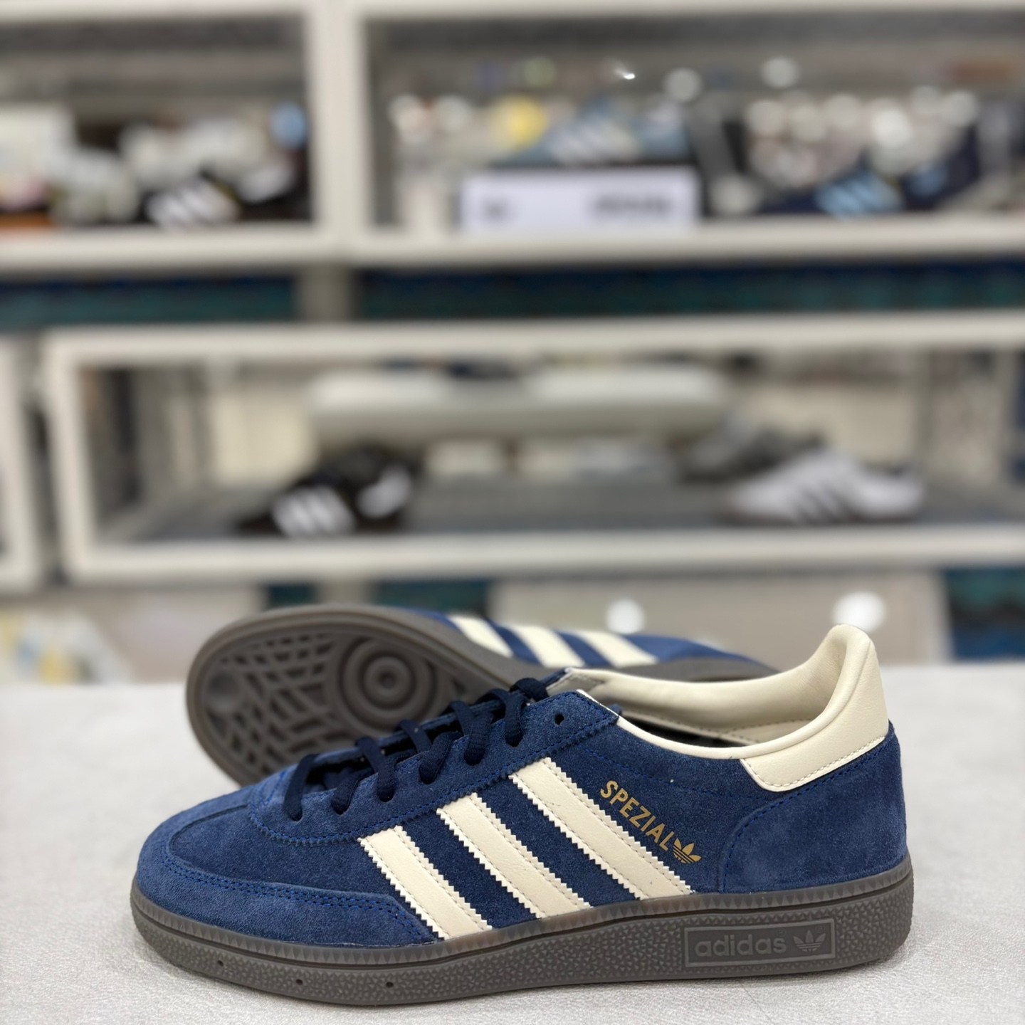 아디다스 HANDBALL SPEZIAL 슈즈 컬리지에이트 네이비 스니커즈 운동화 캐주얼 슈즈 149,000원