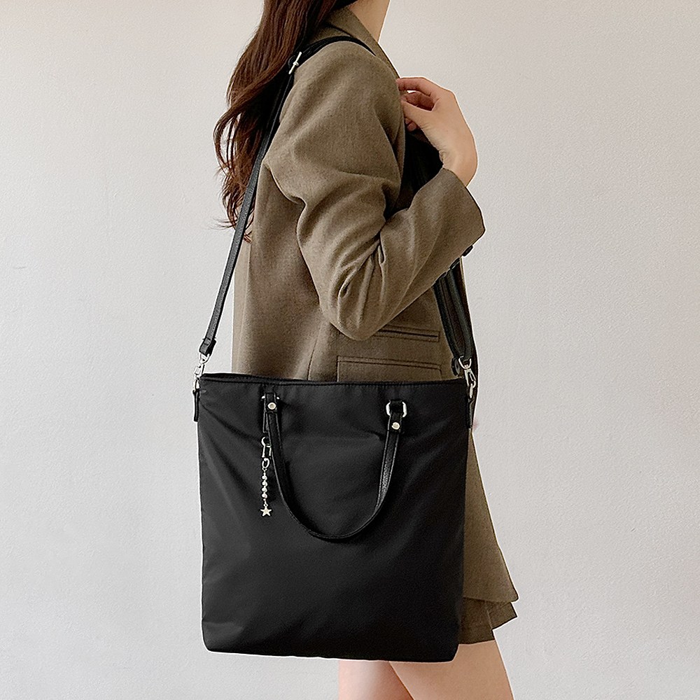 나일론 여성 사각 크로스백 모엣 출근룩 14인치 방수 숄더백 + 별키링 증정 22,530원