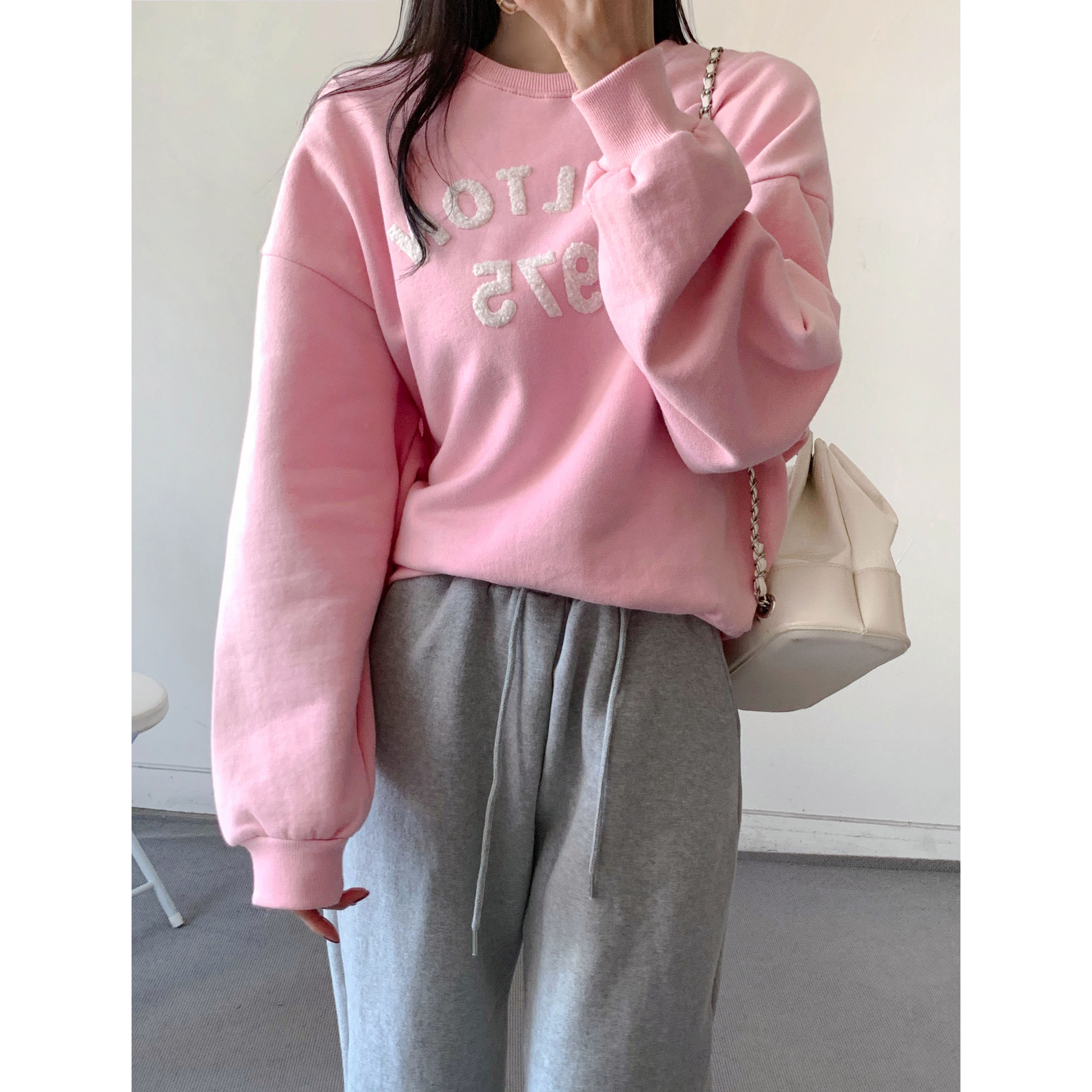 [마켓제이MARKETJ] 테디부클 레터링 양기모맨투맨(3col), 현재가 36,900원