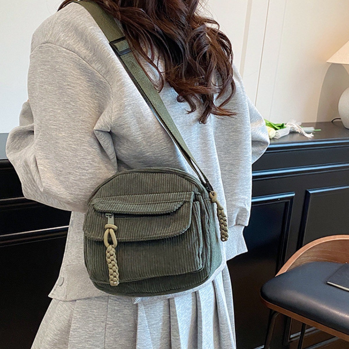 타타레오 코듀로이 동글 크로스백 숄더백 무지 미니 핸드백 데일리백 가방 4컬러 TRO-9A 11,900원