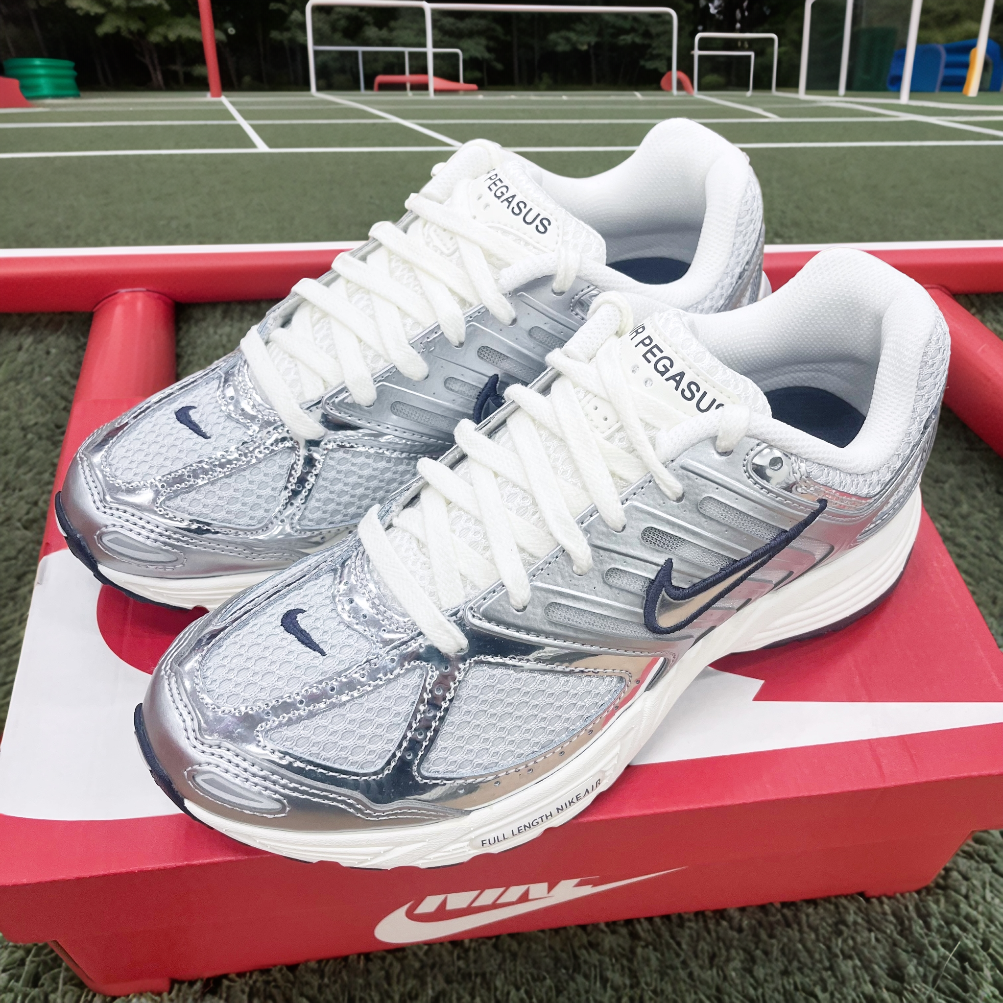 나이키 에어 페가수스 2K5 포톤 더스트 크롬 실버 은색 은빛 남성용 스니커즈 패션화 운동화 데일리화 119,800원