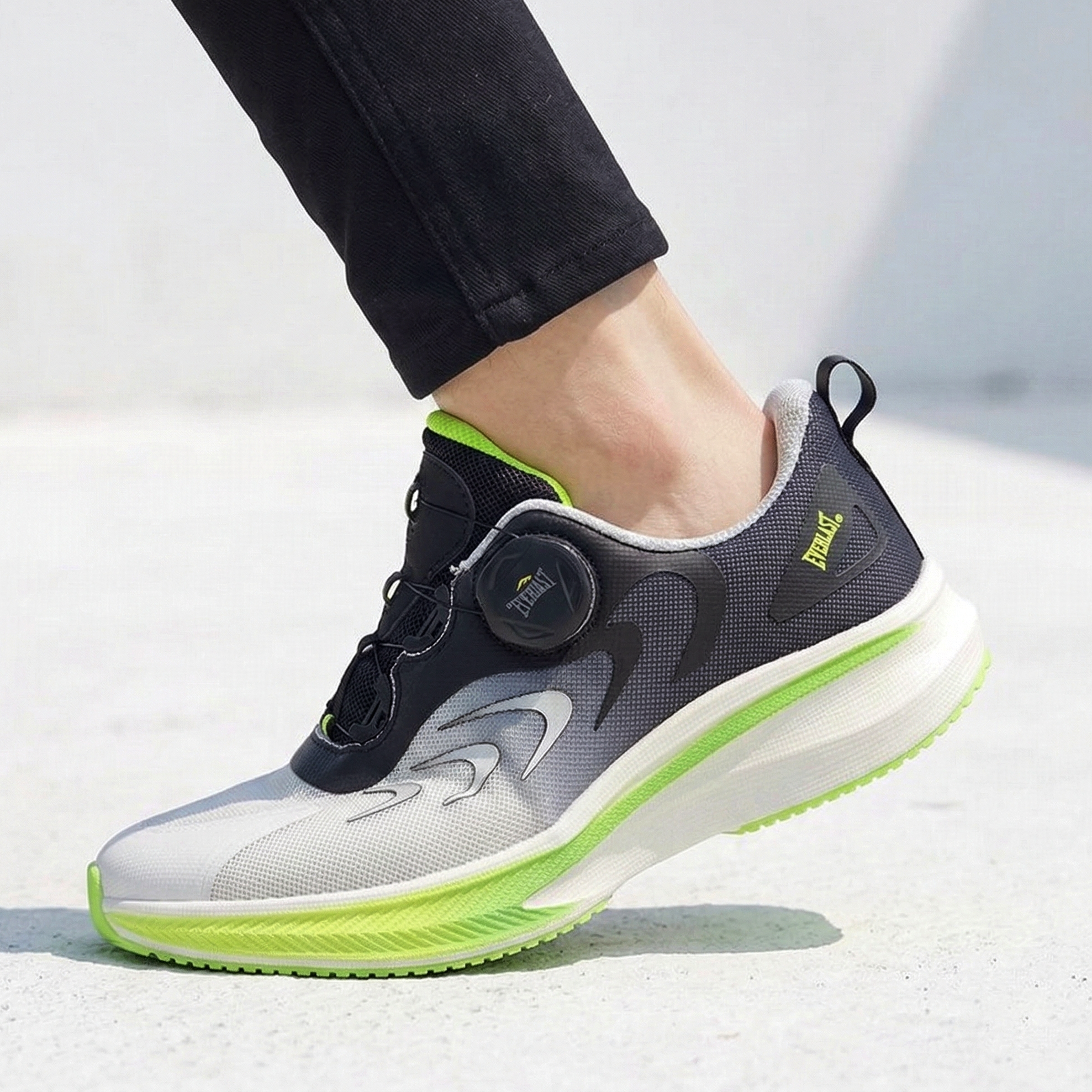 에버라스트 다이얼 운동화 여성 남성 발편한 스포츠 경량 메쉬 런닝화 헬스 쿠션 운동화 조깅 편한 신발 헬스장 러닝화 49,500원