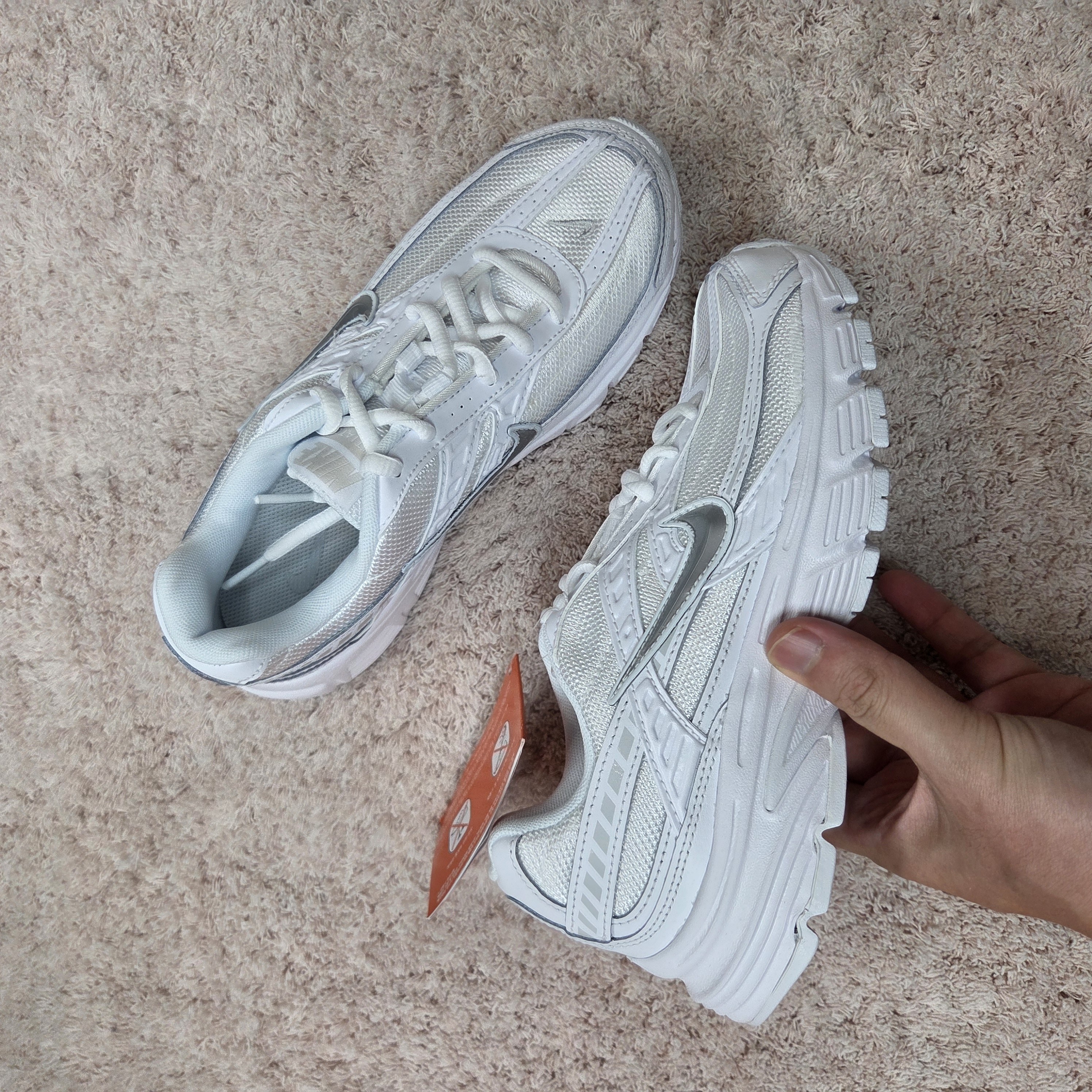 나이키 이니시에이터 트리플 화이트 운동화 89,000원