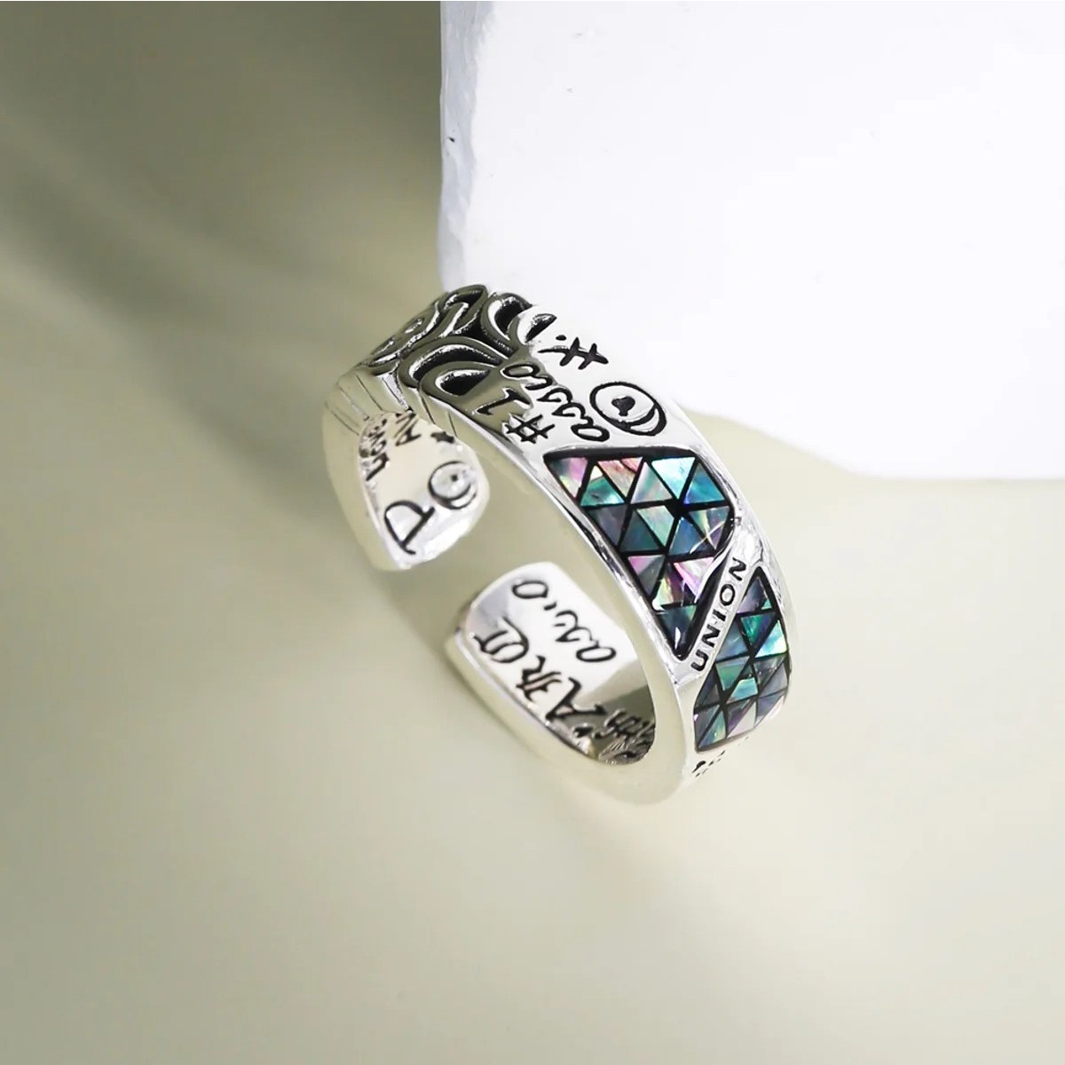 리즈타라 925실버 하츠 천연 자개 레터링 은반지 / 남녀공용 커플링 우정링 108,000원