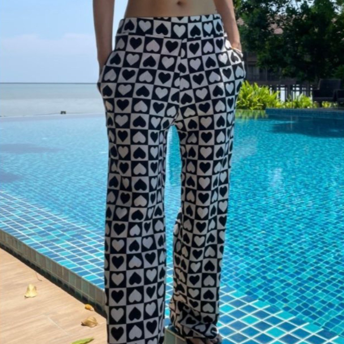 워터링 하트 플리츠 바캉스 스트레이트 팬츠 여성 와이드 통바지 휴가룩 밴딩팬츠 (3컬러) 24,900원