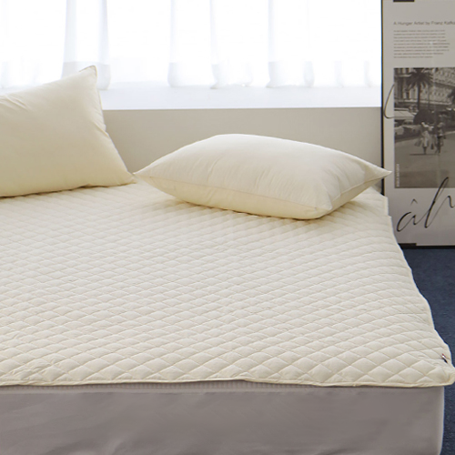 베이직톤 국내산 클래식 고밀도 순면 80수 한 사이즈 큰 밴드 고정형 침대패드, 버터크림, 현재가 89,900원