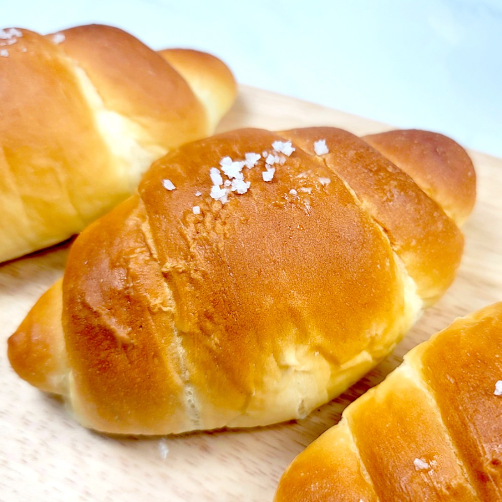 아끼니 버터 소금빵 베이커리 냉동 빵 수제 아침빵, 65g, 2개 5,800원