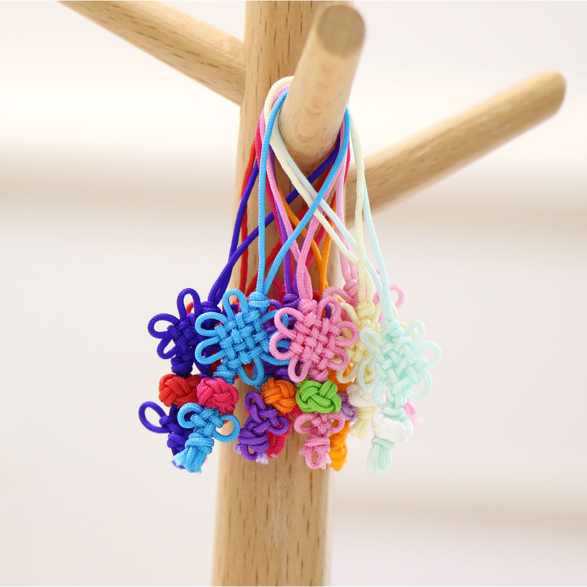 전통 국화매듭끈 장신구줄 노리개 20,000원