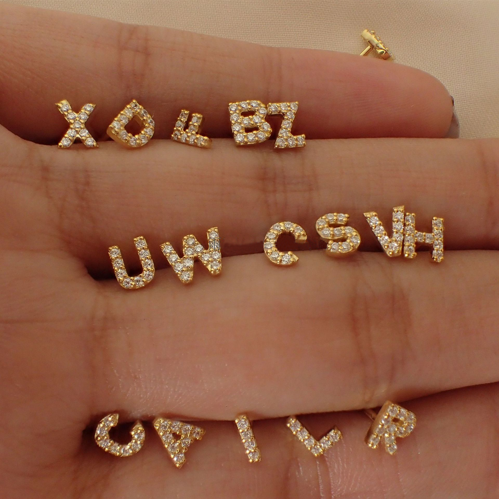 14K도금 A-Z 귀걸이 5,900원