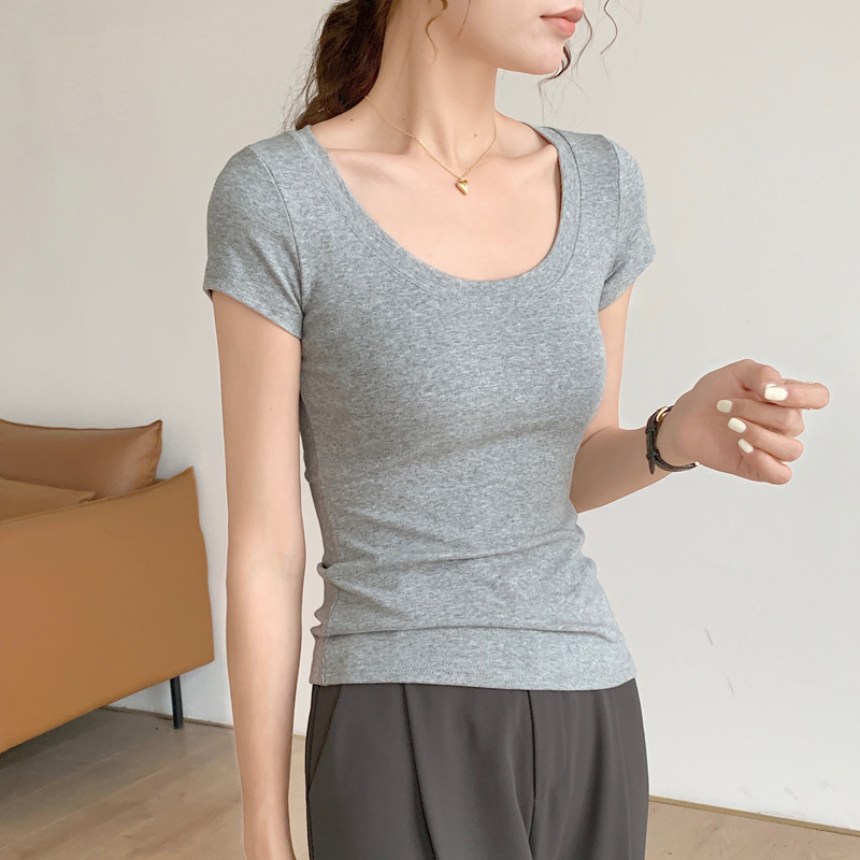 여성 스퀘어넥 슬림골지 스판 면티 U넥 타이트 이너 반팔티셔츠 7,900원