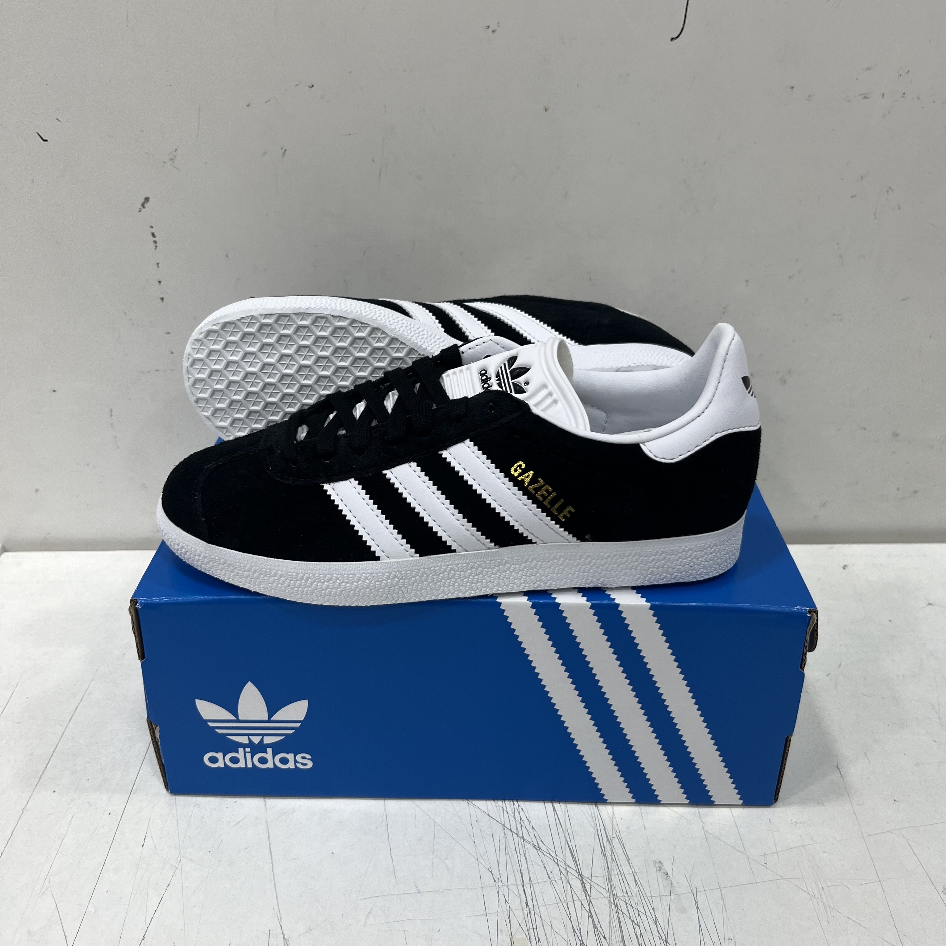 아디다스 가젤 블랙 오리지널 클래식 스웨이드 로우탑 학생 신발 with VIVAJS 97,300원