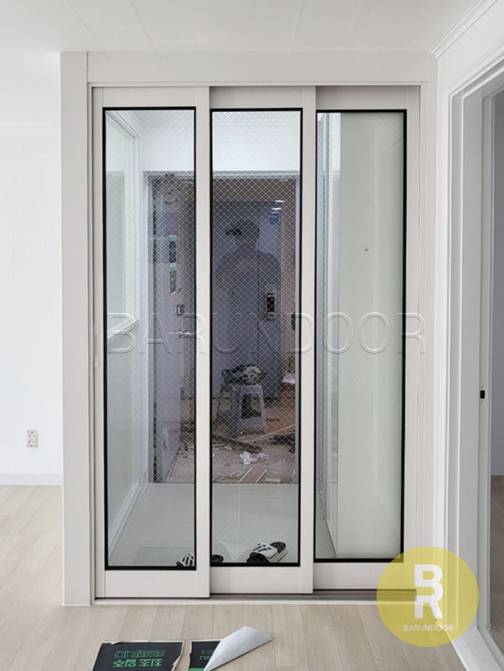 27번 슬림3연동중문 펄화이트 투명망입(부식)강화유리 // 현관중문,시공비포함,소음차단,반려견안전,맞춤제작,아파트빌라중문 710,000원