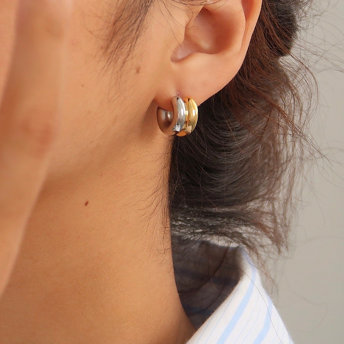 18KGP 실버&골드 듀오 귀걸이 C자형 볼드 믹스매치 이어링 (주얼리 보관 벨벳파우치 무료 증정) 29,800원