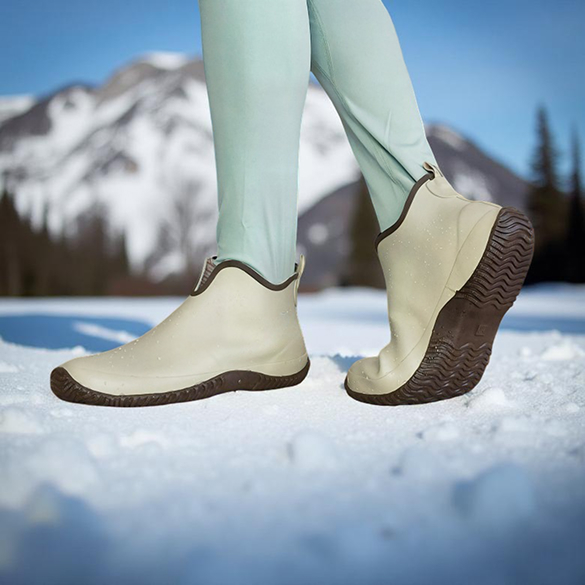 천연고무 레인부츠 걷기 편한 발맞춤형 발목 높이 방수 장화 24,900원