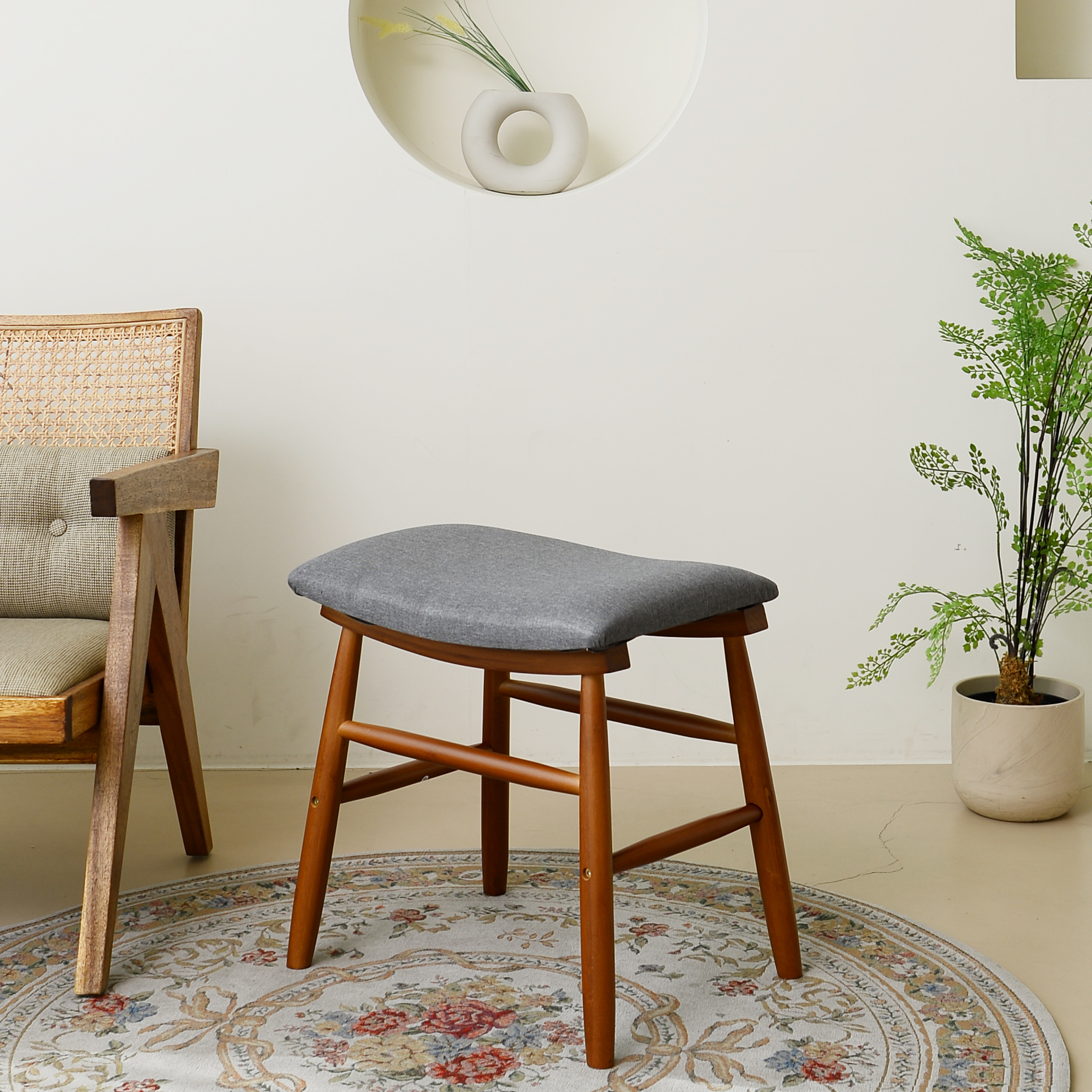 아이코닉하우스 플레인 우드 베르겐 스툴 36,900원