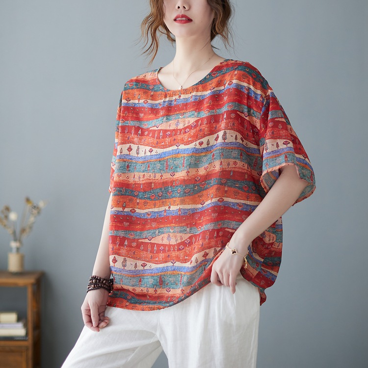 퀸앤조이 미녀77 가로수 스트라이프 반팔 블라우스 39,800원